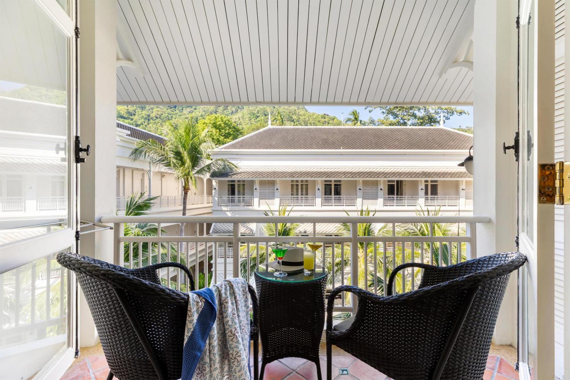 Superior Pool View Balcony 1 King